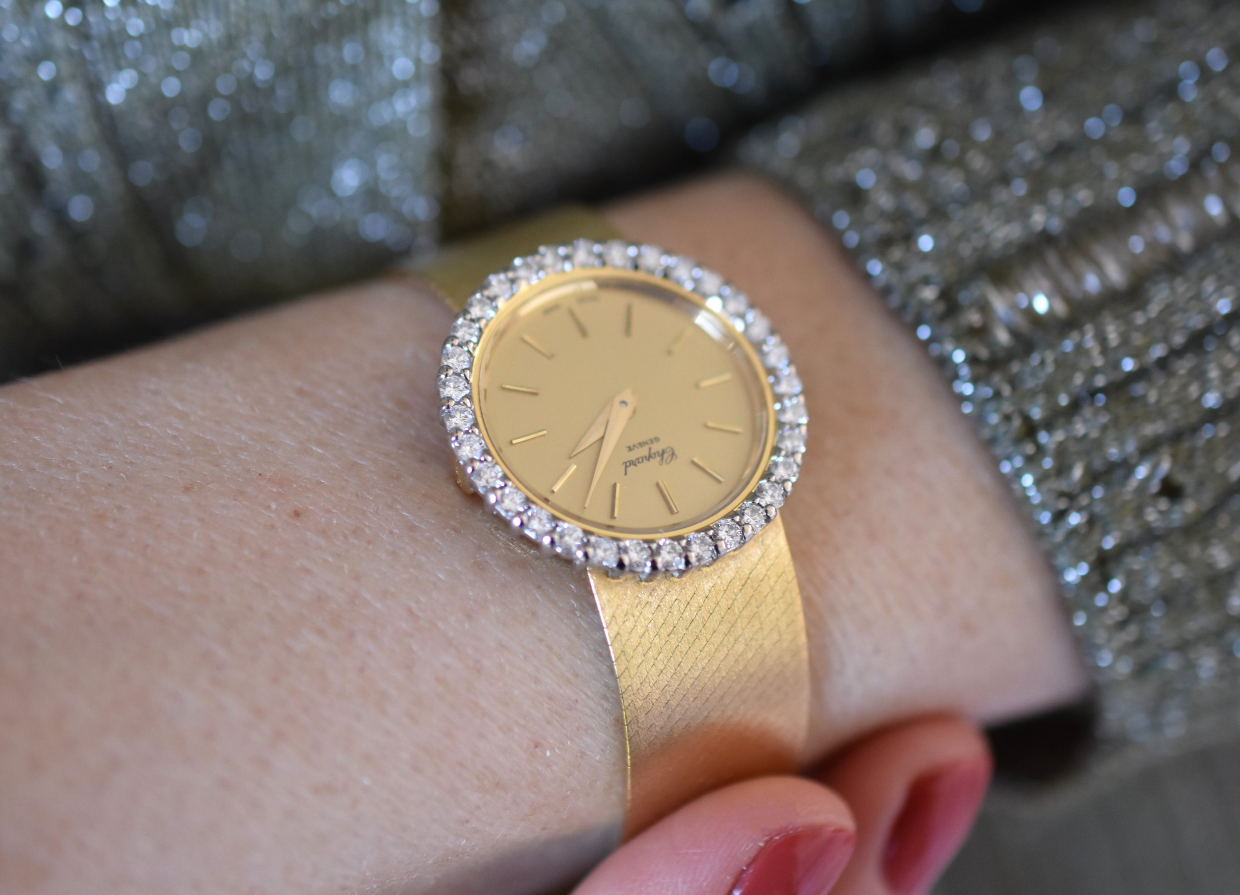 Montre CHOPARD, Réf. 810, or jaune 18 carats et diamants, bracelet intégré or massif, vers 1980.