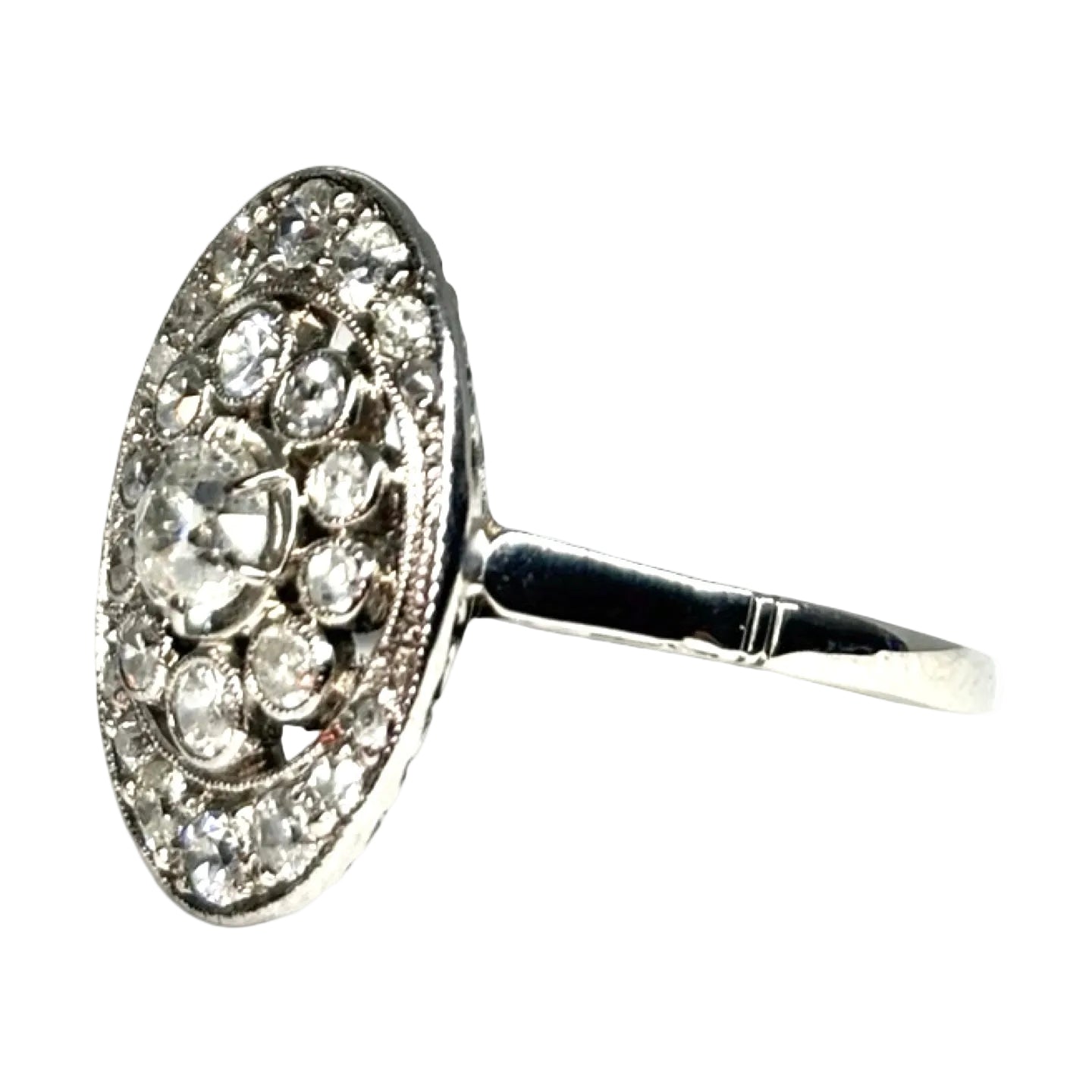 Bague en or blanc et diamants