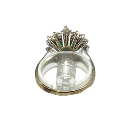 Bague Entourage en or blanc, émeraudes et diamants