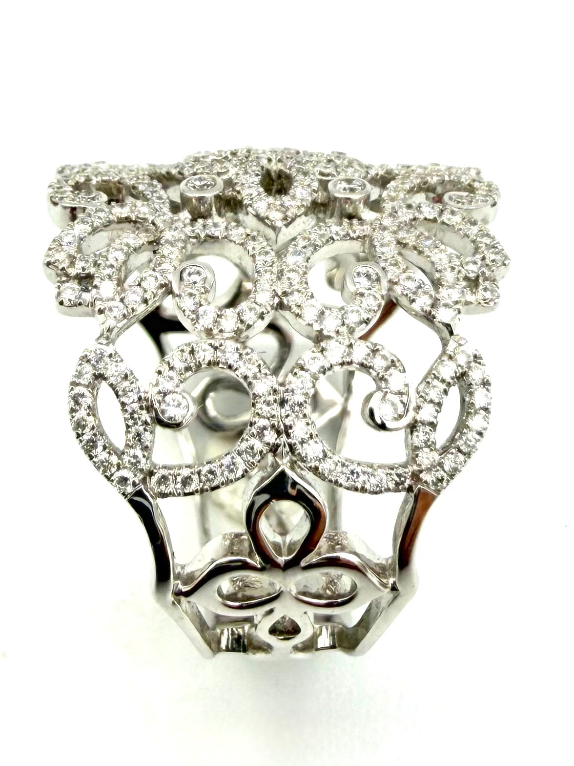 MESSIKA. Collection "Eden", bague or blanc 18K et diamants