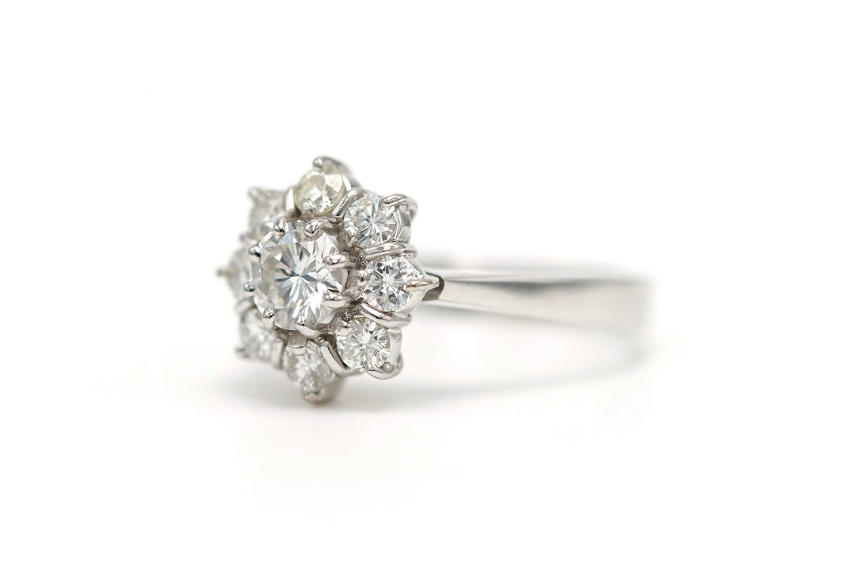 Bague Marguerite en or blanc et diamants