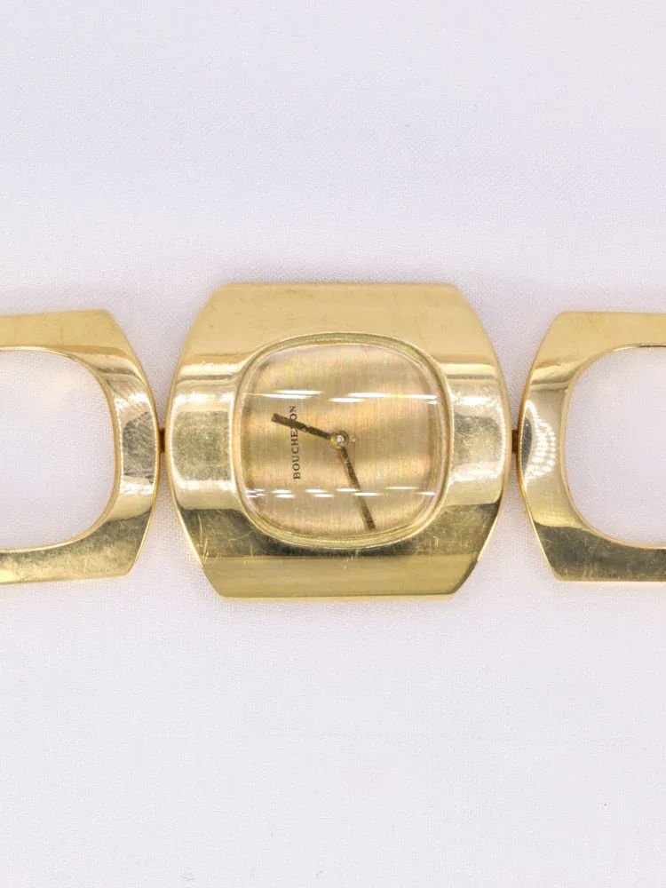 BOUCHERON Montre vintage or jaune maillons carrés arrondis - Castafiore