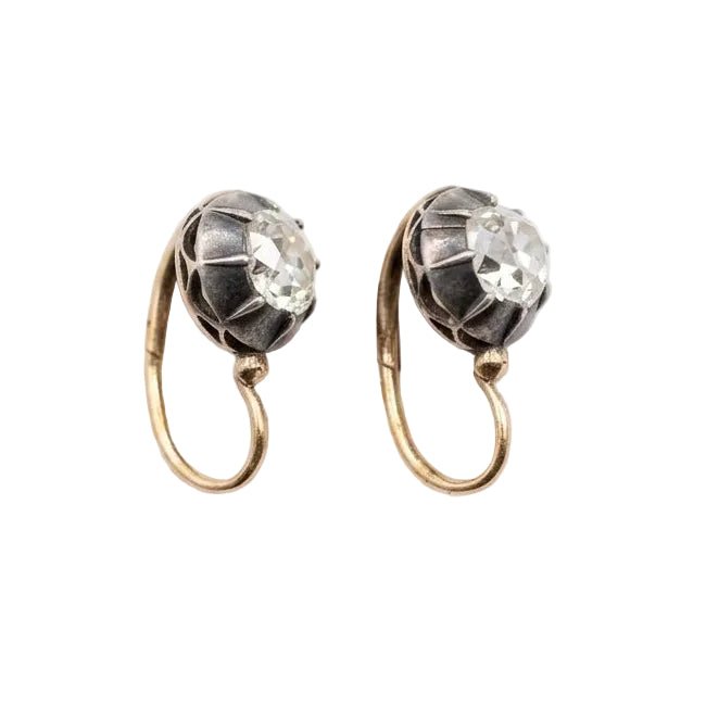 Boucle d’oreilles Dormeuses en or jaune et diamants - Castafiore