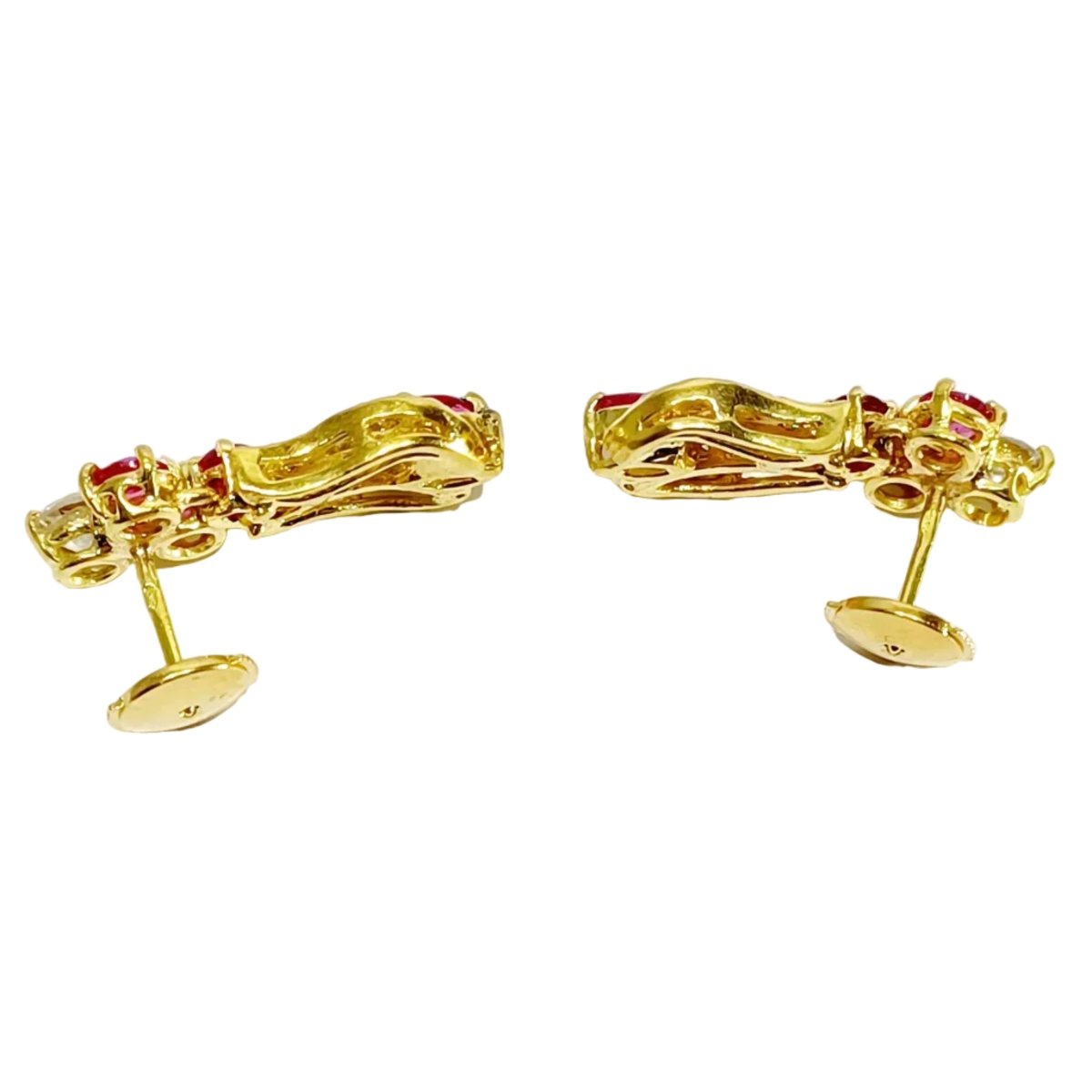 Boucle d'oreilles Pendantes en or jaune, rubis et diamants - Castafiore