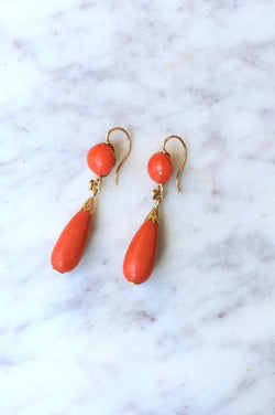 Boucles d'Oreille Anciennes Goutte Corail et Or - Castafiore