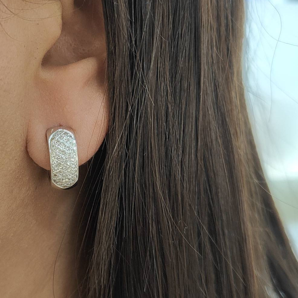Boucles d'oreille créoles en or blanc et diamants - Castafiore