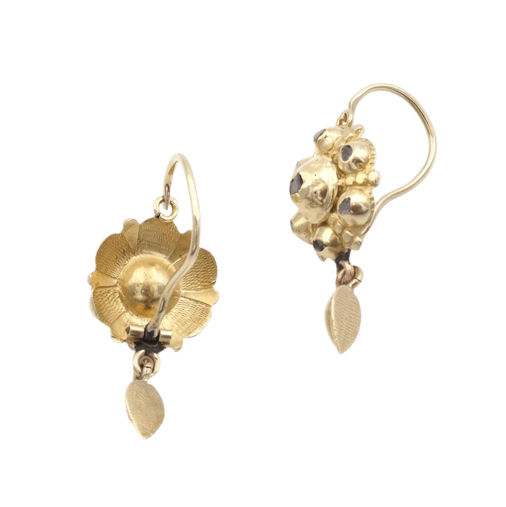 Boucles d'oreille en or jaune et diamants - Castafiore