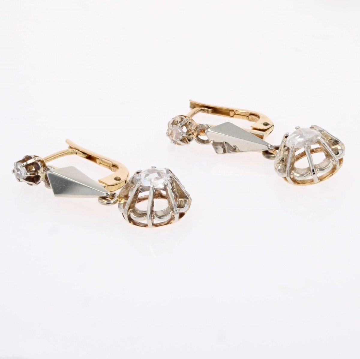 Boucles d'oreilles ANCIENNES Dormeuses en or blanc et rose diamants - Castafiore