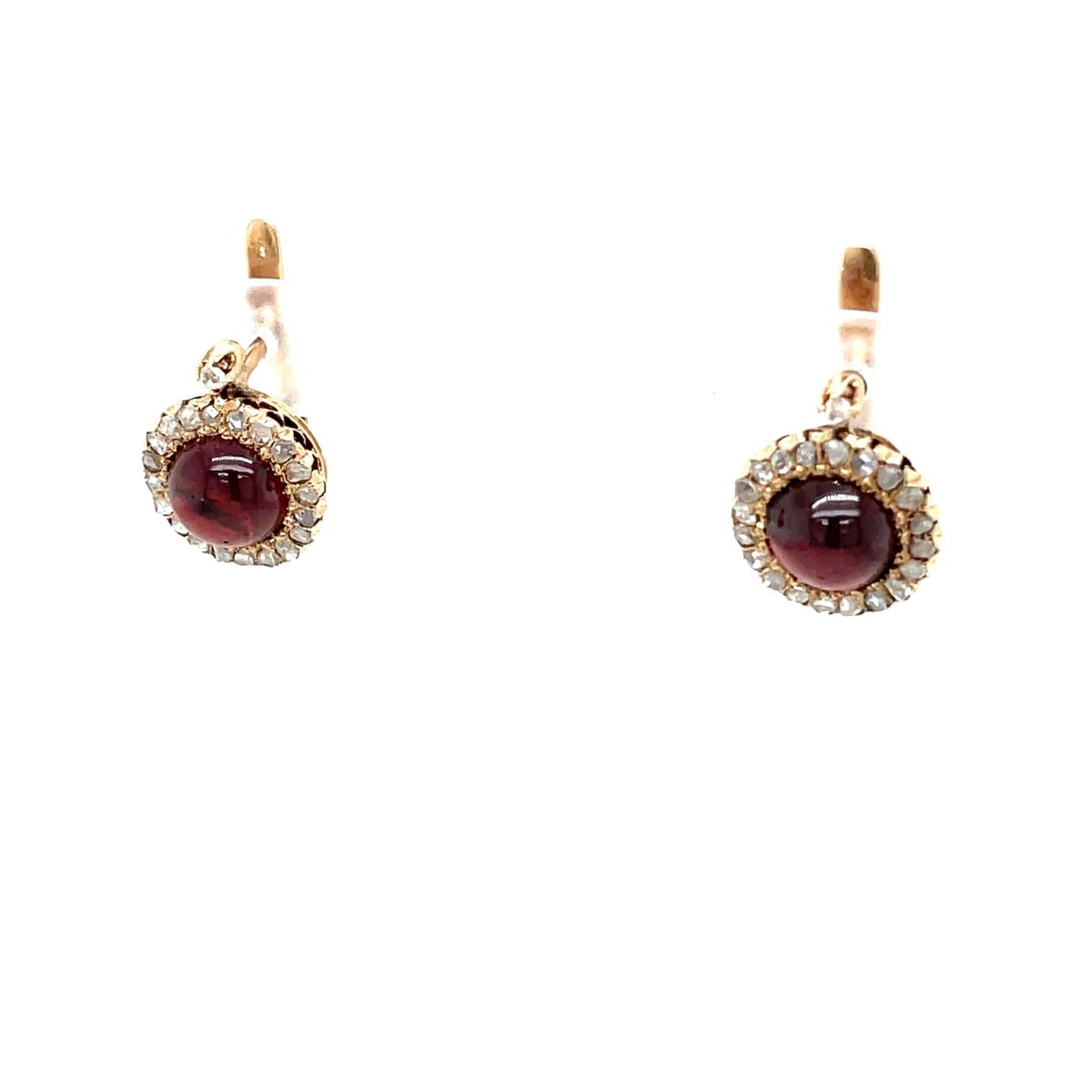 Boucles d'oreilles anciennes en or avec une grappe de grenats et de diamants, datant des années 1900. - Castafiore