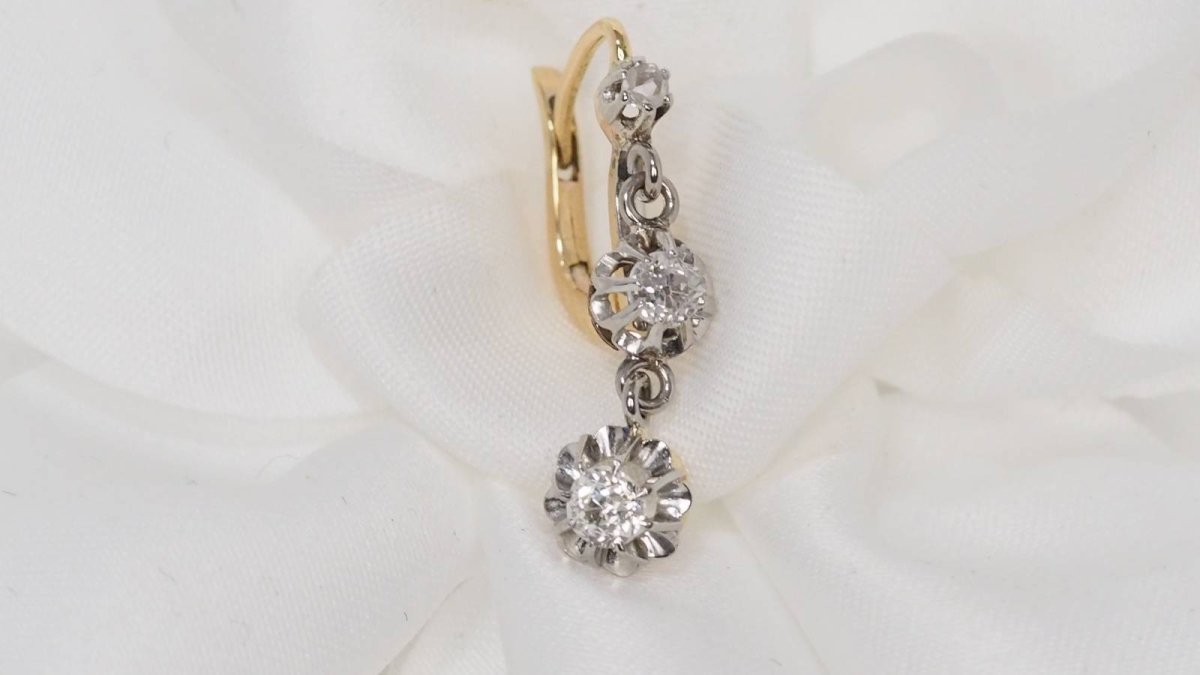 Boucles d'oreilles anciennes en or jaune et diamants - Castafiore