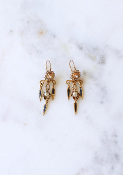 Boucles d'Oreilles Anciennes Pendantes Email et Perles - Castafiore