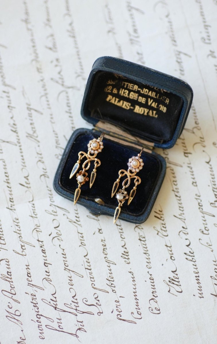 Boucles d'Oreilles Anciennes Pendantes Email et Perles - Castafiore