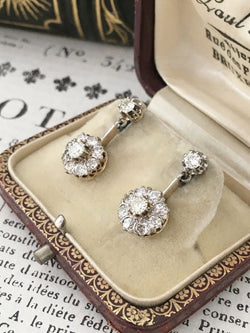 Boucles d’oreilles anciennes pendantes en or jaune 18K et diamants - Castafiore
