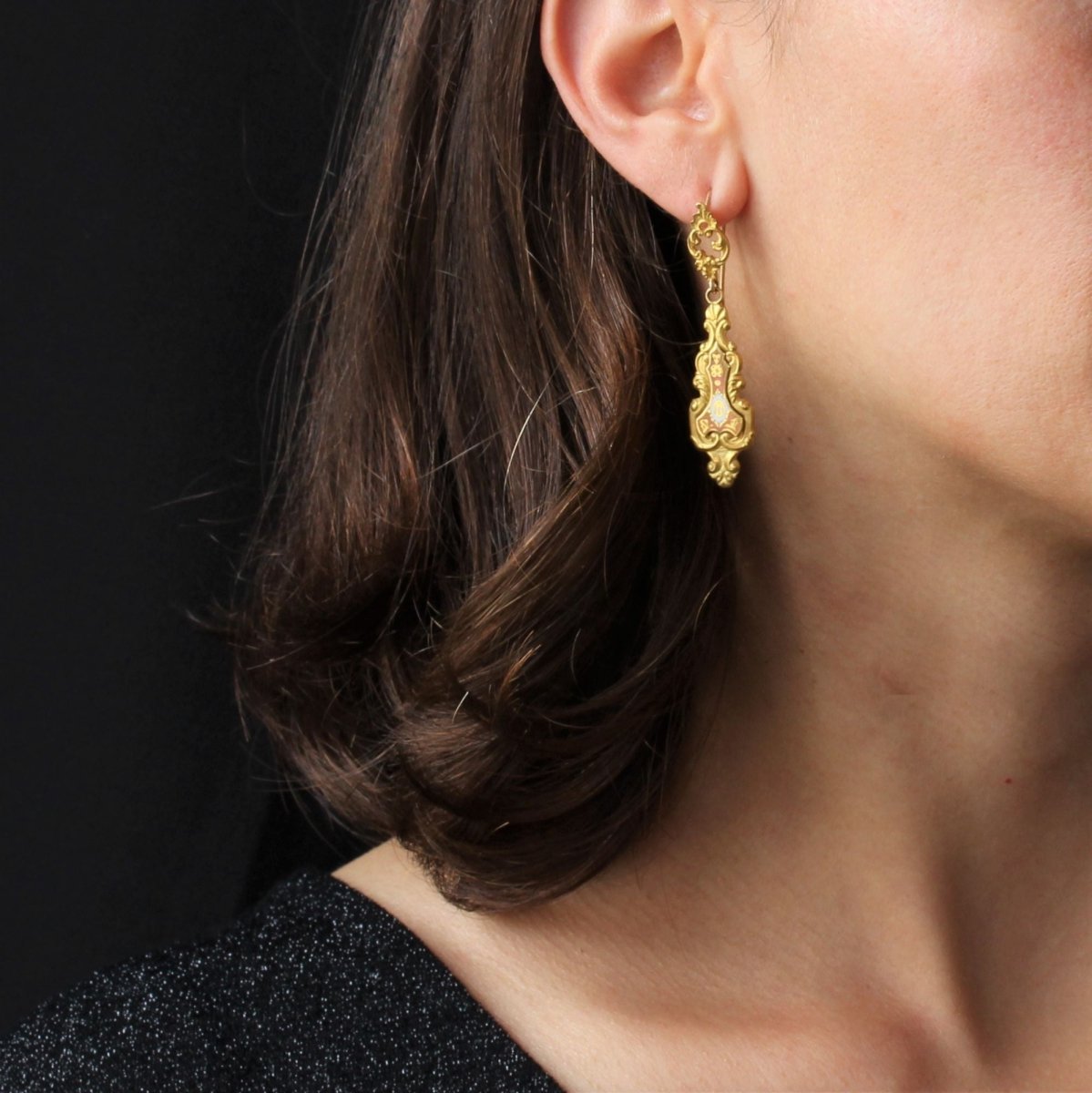 Boucles d'oreilles ANCIENNES Pendantes en or jaune et émail - Castafiore