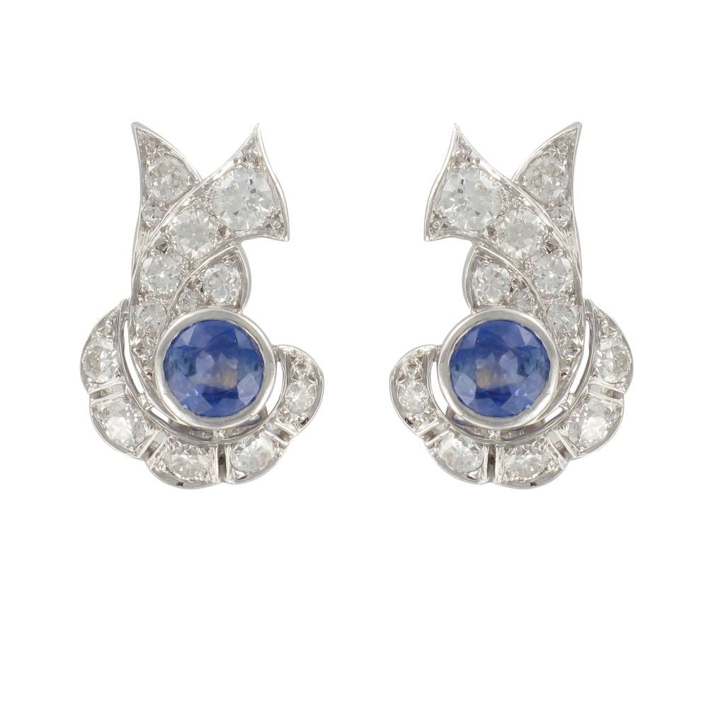 Boucles d'oreilles ART DÉCO Noeud en platine et or blanc saphir et diamants - Castafiore