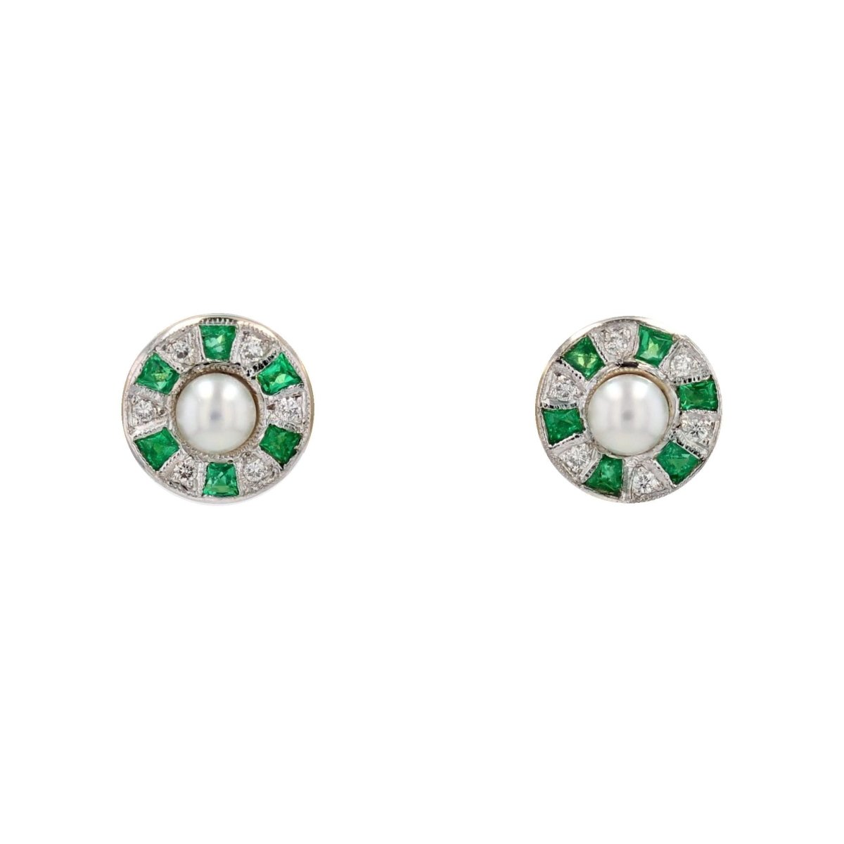 Boucles d'oreilles ART DÉCO Puces en or blanc perles diamants émeraudes - Castafiore