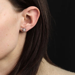 Boucles d'oreilles ART DÉCO Puces en or blanc perles diamants et rubis - Castafiore