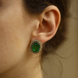 Boucles d'oreilles avec 8,0 Cts d'emeraudes et diamants en Or jaune 18 Cts vers 1970. - Castafiore