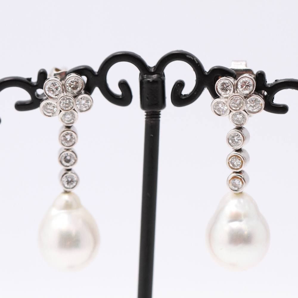 Boucles d'oreilles avec perles australiennes et diamants - Castafiore