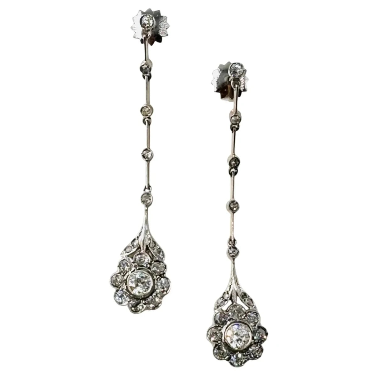 Boucles d'oreilles Belle Époque en platine, or jaune et diamants - Castafiore