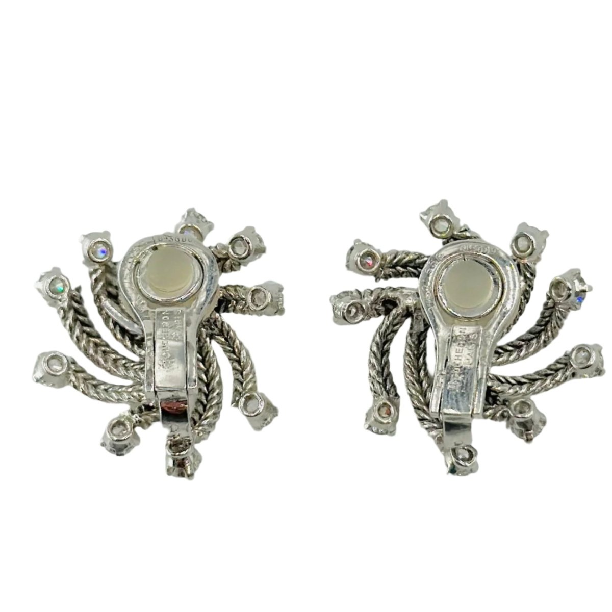 Boucles d'oreilles BOUCHERON en or blanc et diamants - Castafiore