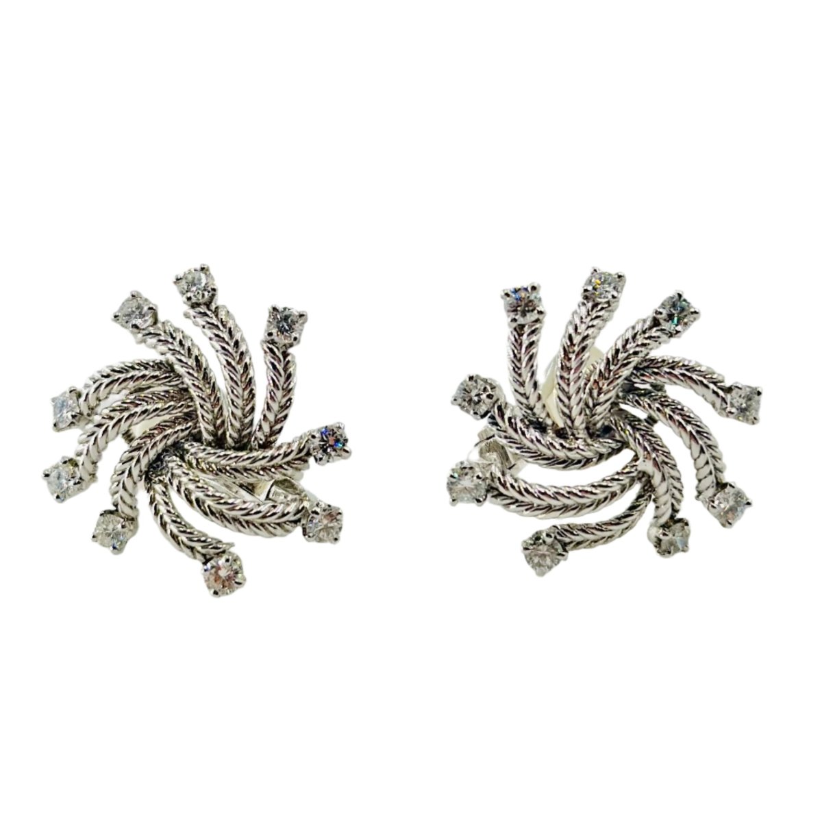 Boucles d'oreilles BOUCHERON en or blanc et diamants - Castafiore