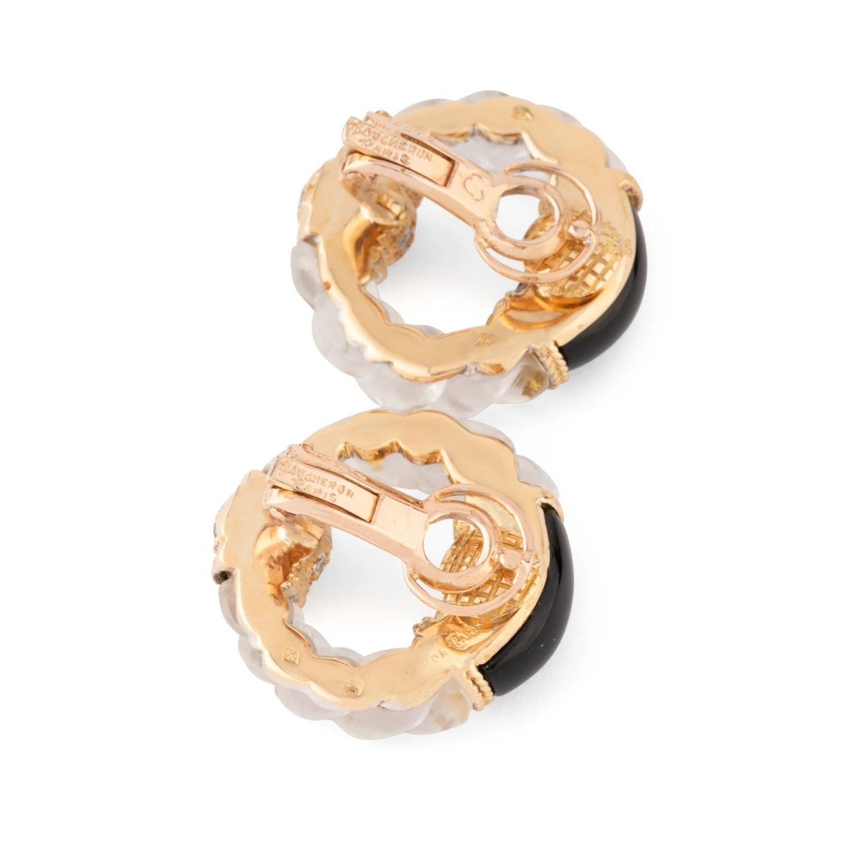 Boucles d'oreilles BOUCHERON en or jaune, onyx, cristal de roche et diamants - Castafiore