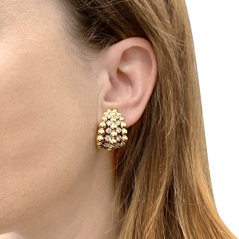 Boucles d'oreilles BOUCHERON "Grain de raisin" en or jaune et diamants - Castafiore