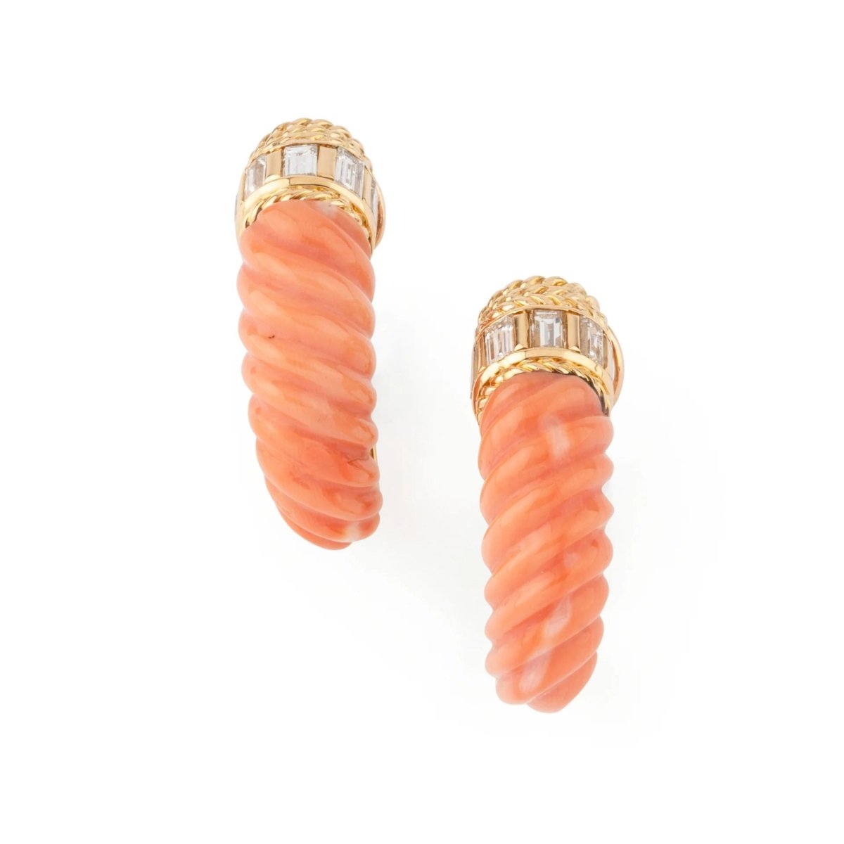 Boucles d'oreilles BOUCHERON or jaune, en corail et diamants - Castafiore