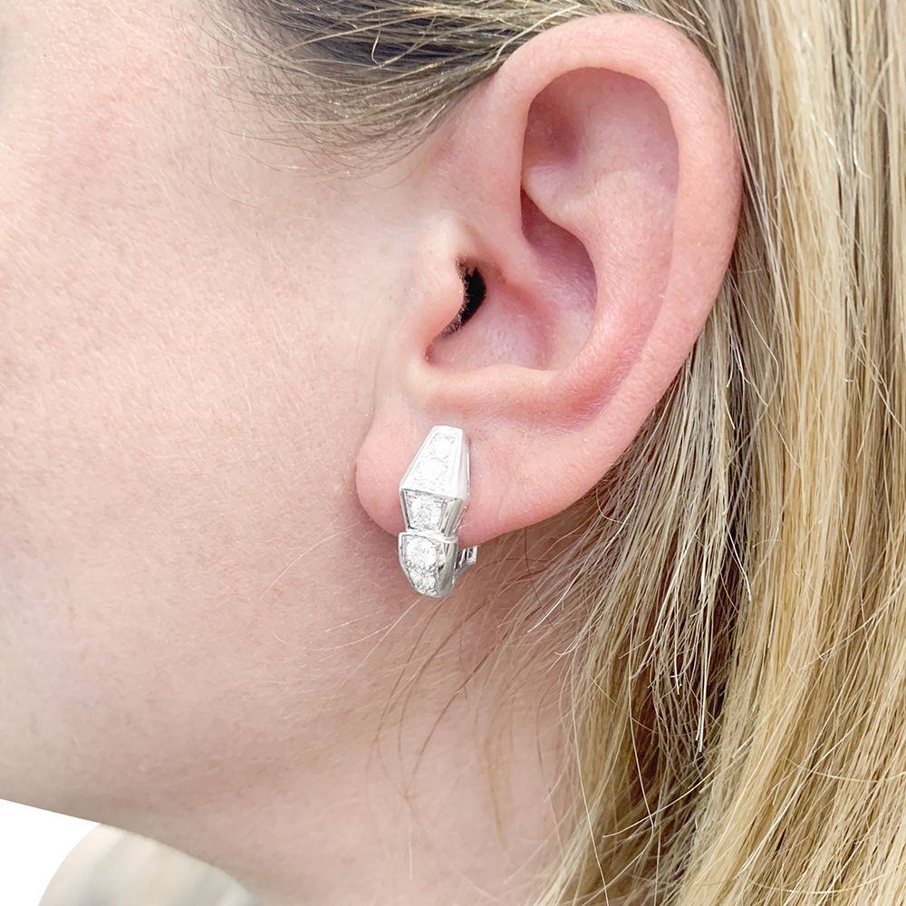 Boucles d'oreilles BULGARI "Serpenti Viper" en or blanc et diamant - Castafiore