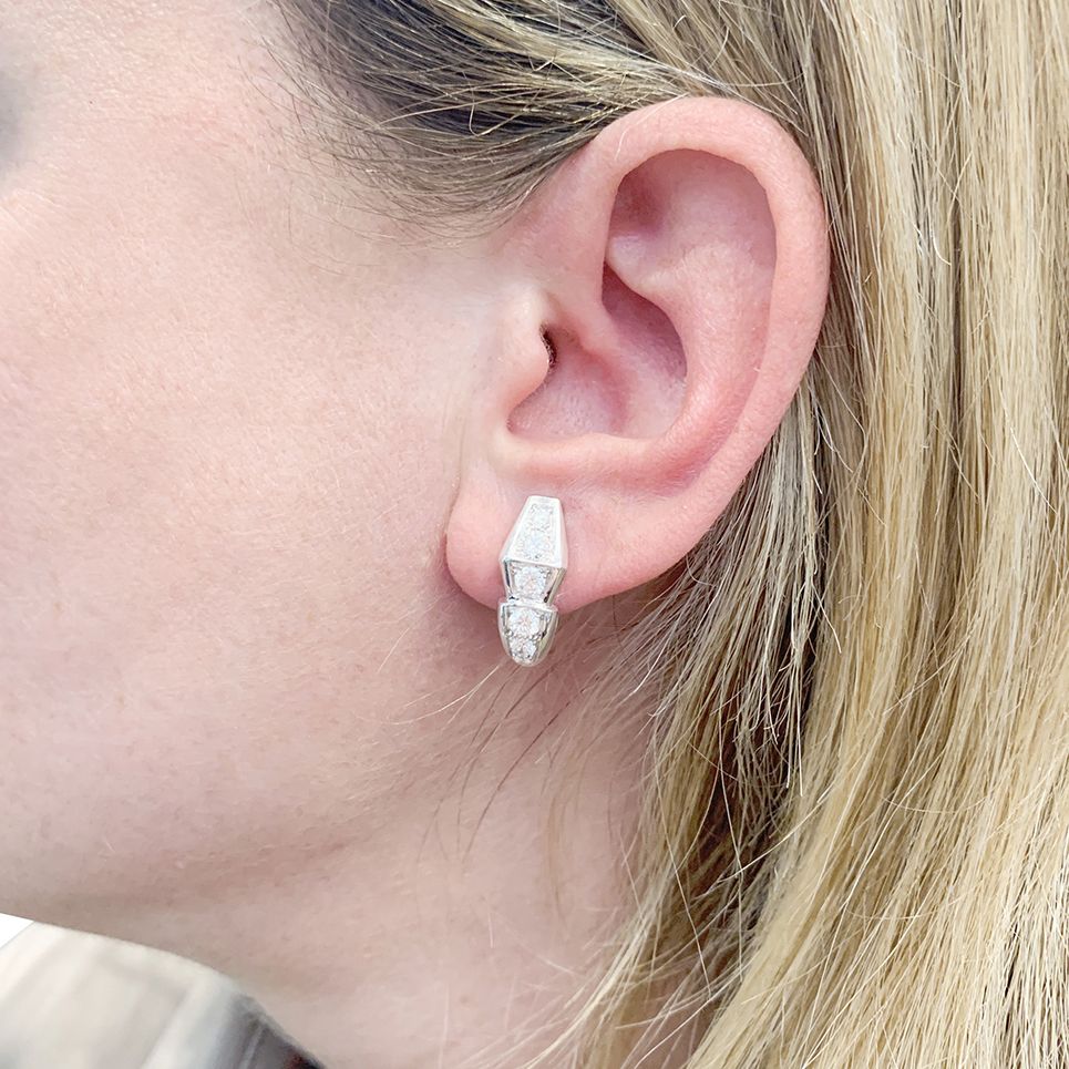 Boucles d'oreilles BULGARI "Serpenti Viper" en or blanc et diamant - Castafiore