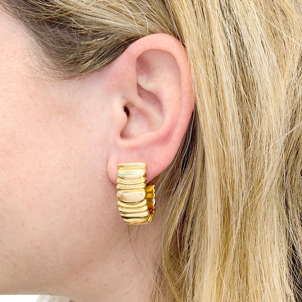Boucles d'oreilles Cartier, "Casque d'or", or jaune. - Castafiore