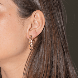 Boucles d'oreilles CARTIER en or jaune et diamants - Castafiore