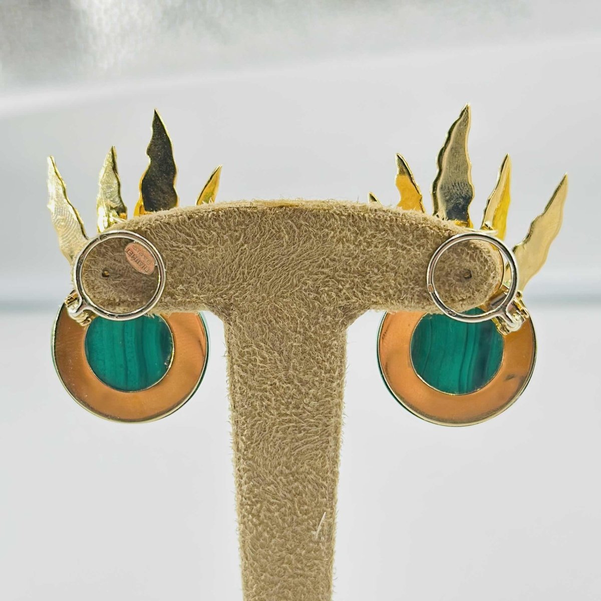 Boucles d'oreilles CHAUMET en or jaune et malachite - Castafiore