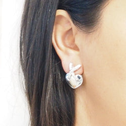 Boucles d'oreilles CHAUMET Liens en or blanc et diamants - Castafiore