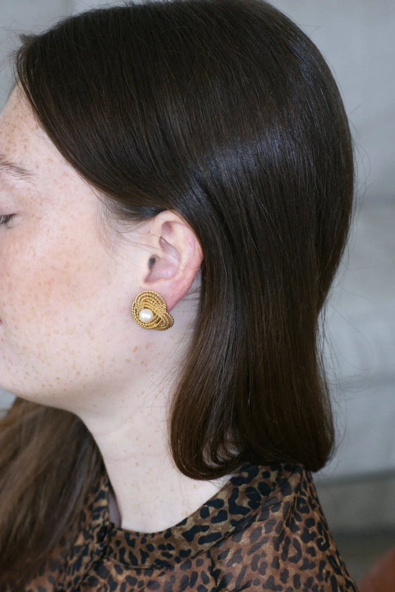 Boucles d'Oreilles Clip Gubelin Or Torsadé et Perles - Castafiore