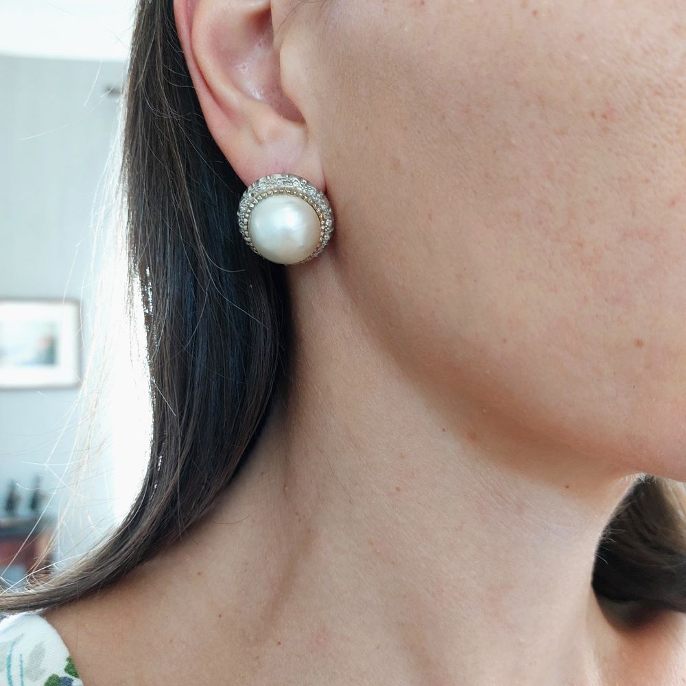 Boucles d'oreilles Clips "Aurelia" en or jaune, argent, perles et diamants - Castafiore