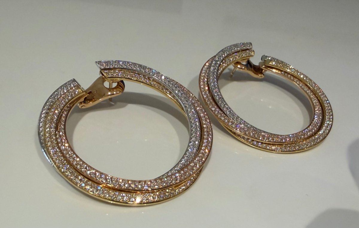 Boucles d’oreilles Clips CARTIER "Trinity" en or blanc, or jaune, or rose et diamants - Castafiore