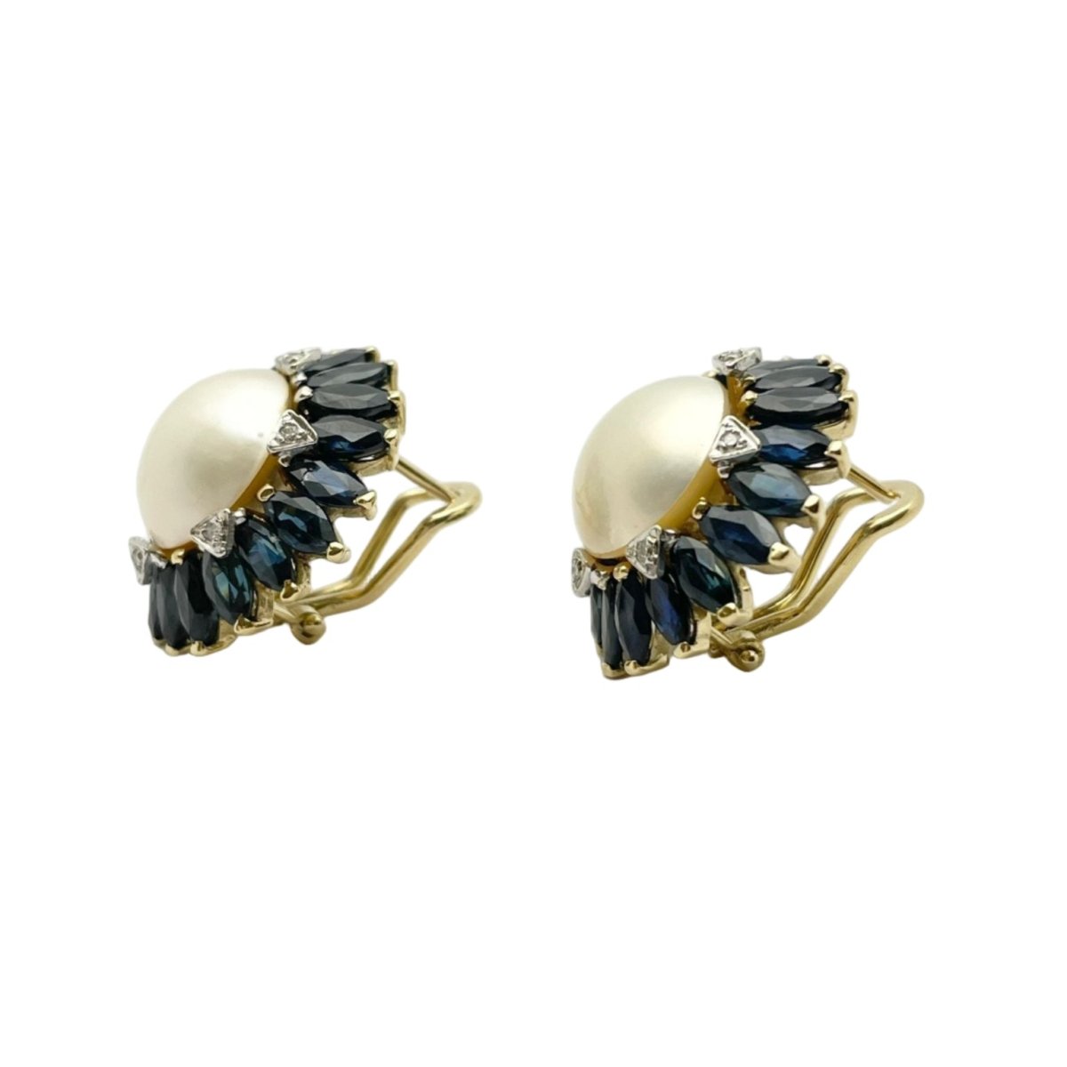 Boucles d'oreilles Clips CREA en or blanc, or jaune, perles, saphirs et diamants - Castafiore