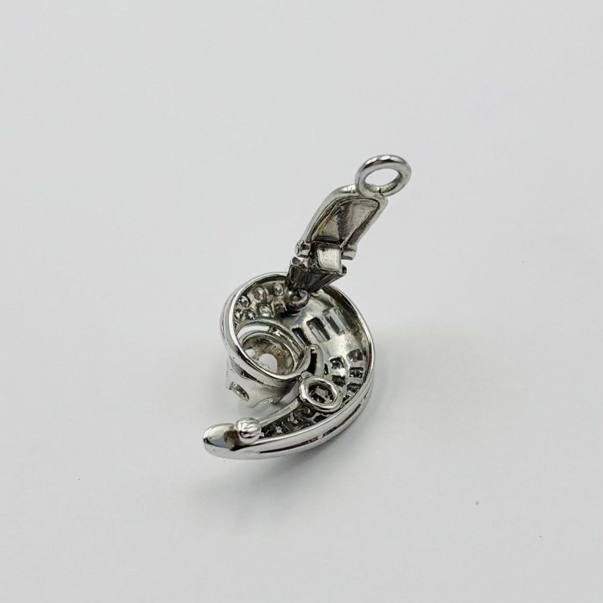 Boucles d'oreilles Clips en or blanc, platine et diamants - Castafiore