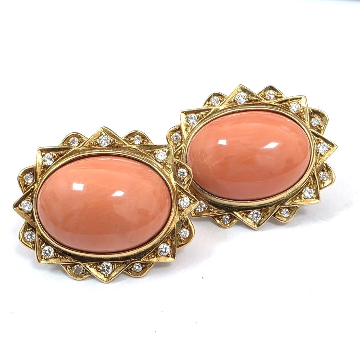 Boucles d'oreilles Clips en or jaune, corail et diamants - Castafiore