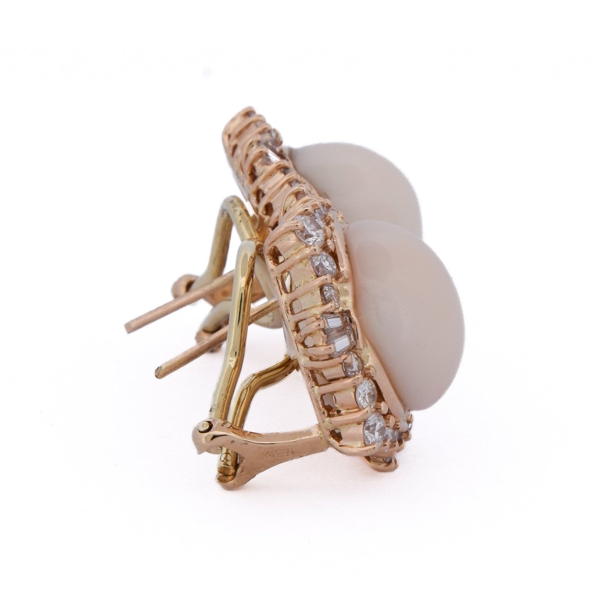 Boucles d'oreilles Clips en or jaune, corail et diamants - Castafiore