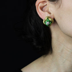 Boucles d'oreilles Clips en or jaune, émail et diamants - Castafiore