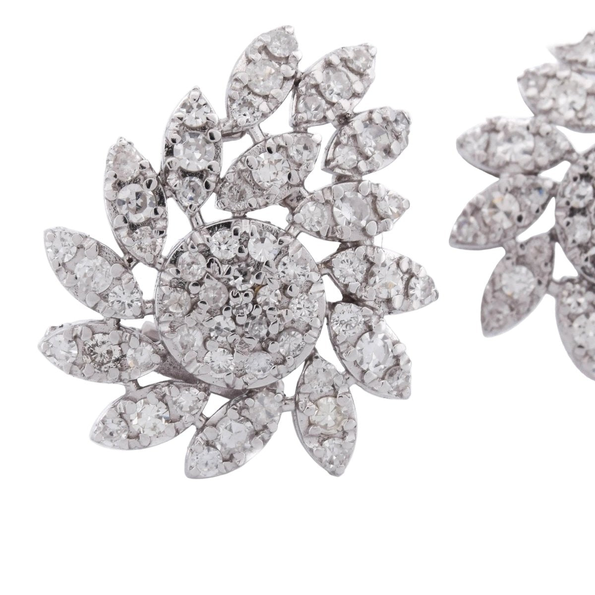 Boucles d'oreilles Clips en platine et diamants - Castafiore