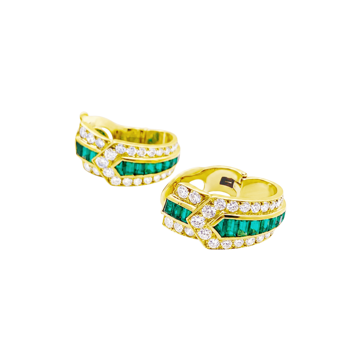 Boucles d'oreilles Clips VAN CLEEF & ARPELS "Ceinture" en or jaune, émeraudes et diamants - Castafiore
