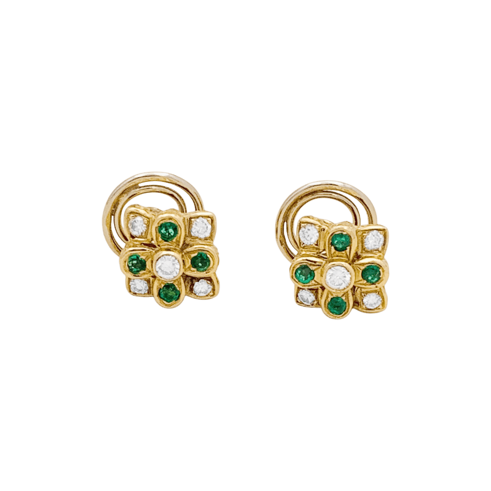 Boucles d'oreilles Clous CHAUMET en or jaune, émeraudes et diamants - Castafiore