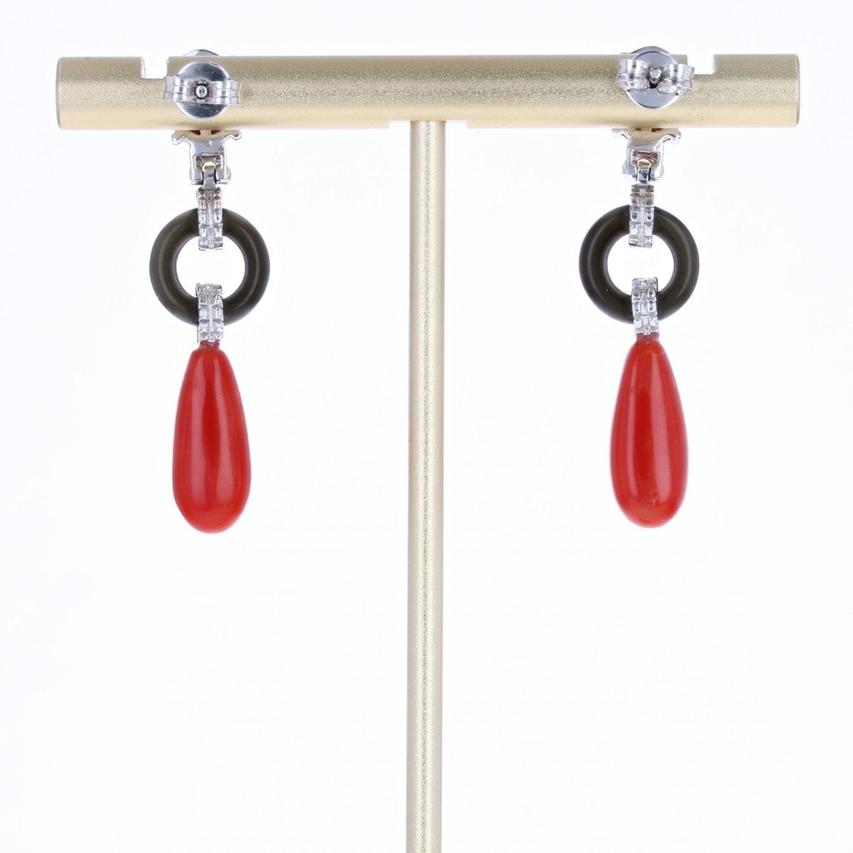 Boucles d'oreilles Clous en or blanc, corail, onyx et diamants - Castafiore