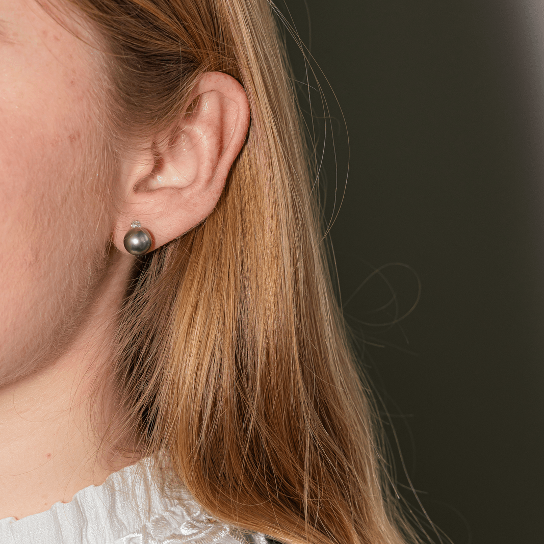 Boucles d'oreilles Clous en or blanc, perles et diamants - Castafiore