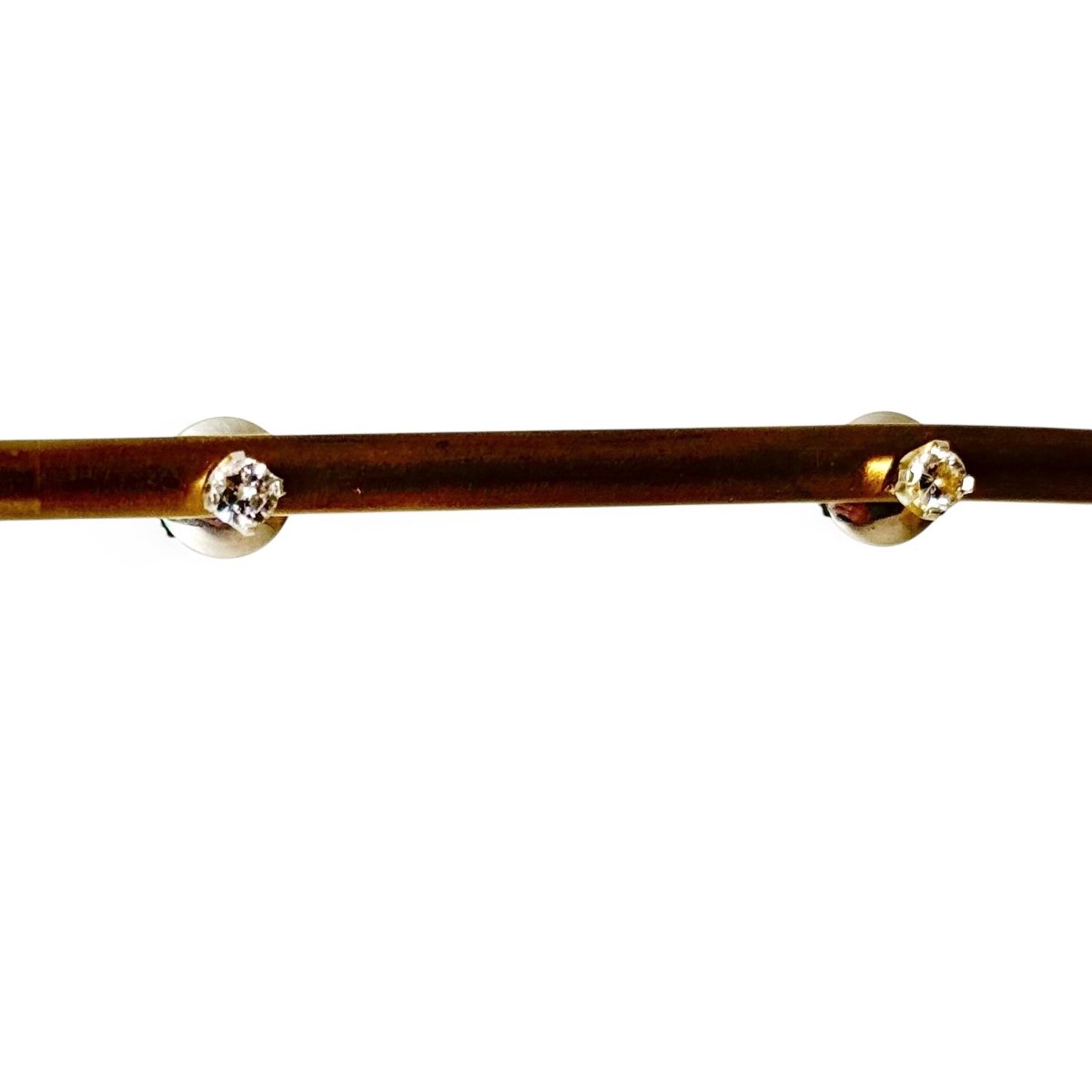 Boucles d'oreilles clous en or gris et diamant - Castafiore
