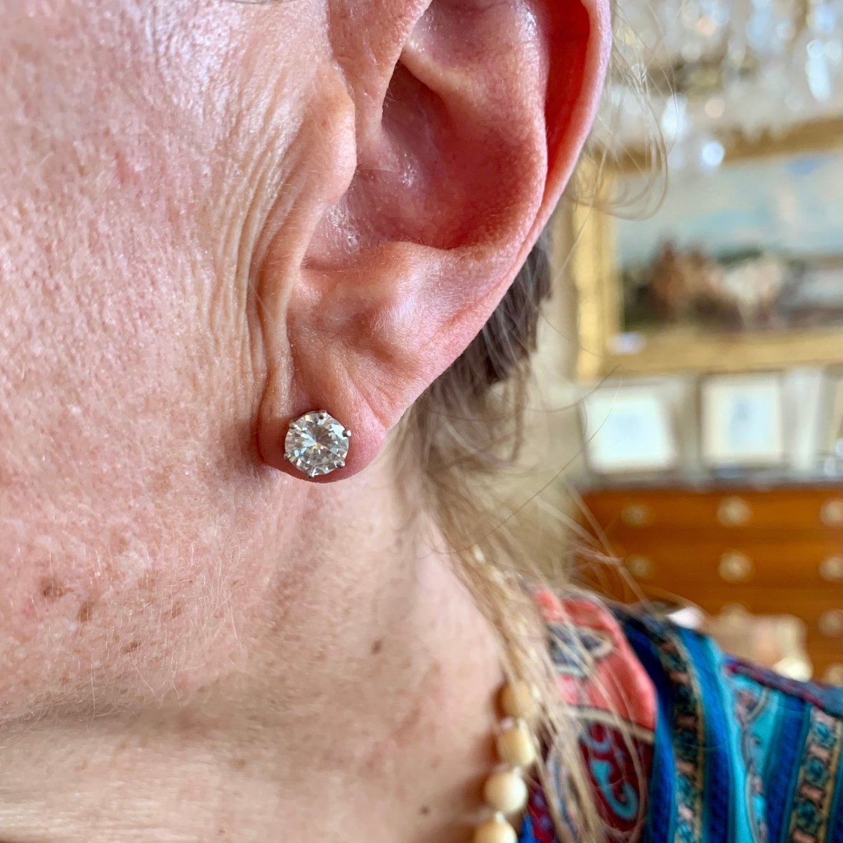 Boucles d'oreilles Clous Pendantes en or blanc, platine, perles, et diamants - Castafiore